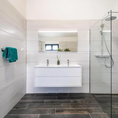 Awesome In With Jacuzzi