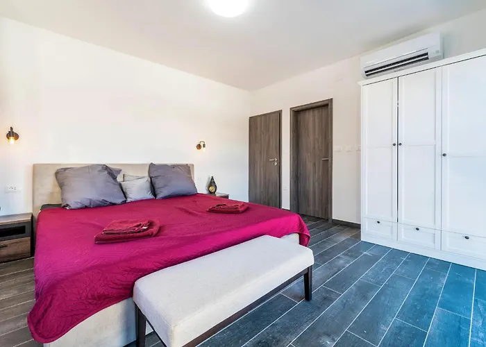 Front In בית נופש