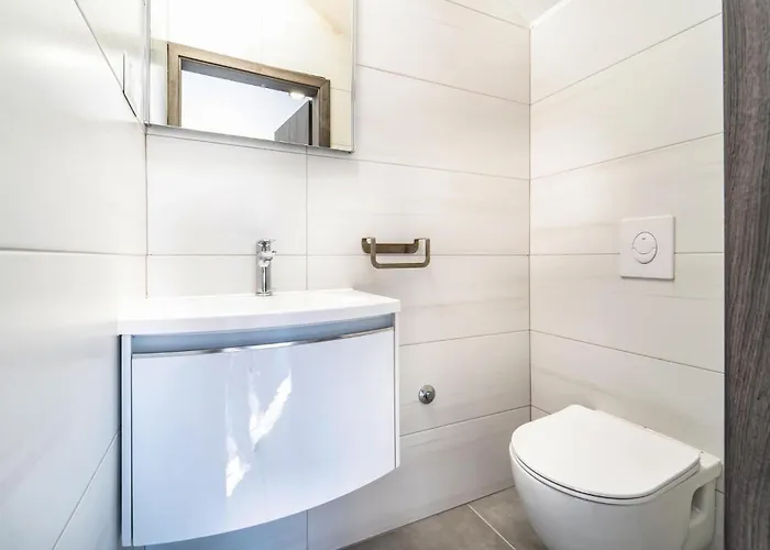 בית נופש Front In