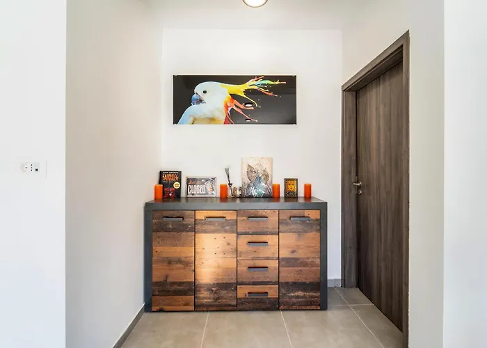 בית נופש Front In *