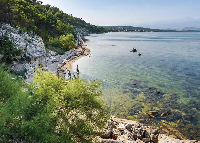 בית נופש Front In